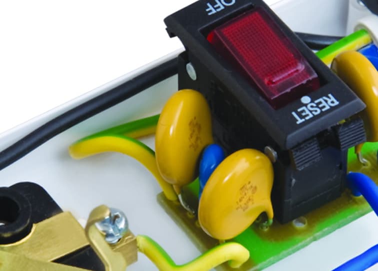 Produžni kabel 5U 5m sa linijsko prenaponskom zaštitom 3